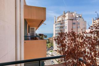 Seaview Luxury Apartment - 3