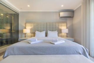 Seaview Luxury Apartment - 1