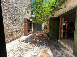 King's house - Lofou - 3