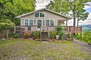 Bring a Pet Cozy Burnsville Cottage with Fire Pit! - Burnsville - 7