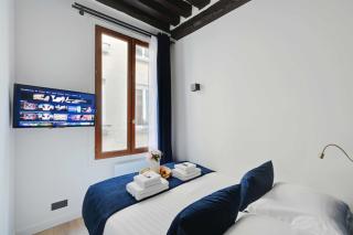 Relaxing Urban Getaway, Notre Dame de Paris - Paris - 1