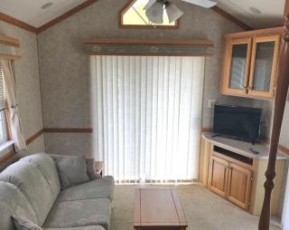 Narrows Too Camping Resort Loft Cottage 12 - 3
