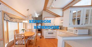 Narrows Too Camping Resort Cottage 11 - 2