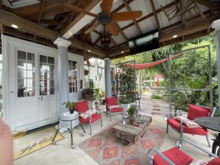 Bywater Home, Parking and Pet Friendly Retreat - New Orleans - 6