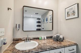 Luxurious Spacious Modern House w/ AC + Pool - Tampa - 7