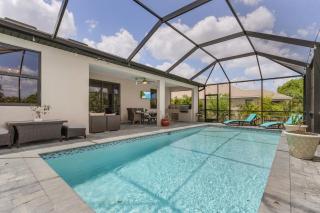 Heated Salt Water Pool, Kayaks, Pool Table - Villa Tropical Fruits - Roelens Vacations - Matlacha - 9