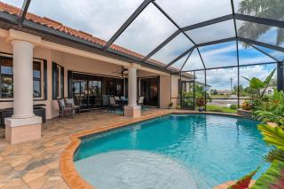 Gulf Access Sleeps 8 - Villa Tropicana - Roelens Vacations - Matlacha - 8