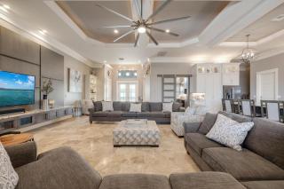 Gulf Access, Heated Salt Water Pool, Kayaks - Villa Surfside Escape - Roelens Vacations - Cape Coral - 3