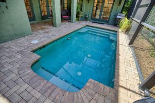 Heated Saltwater Pool, Breathtaking outdoor terraces, beautiful landscaping- Villa Serene Escape - Sarasota - 5
