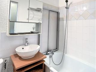 Studio confortable avec balcon, skis aux pieds et accès piscine - FR-1-267-245 - 2
