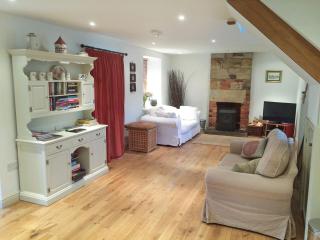 Bumble Cottage - Newton on the Moor - 2