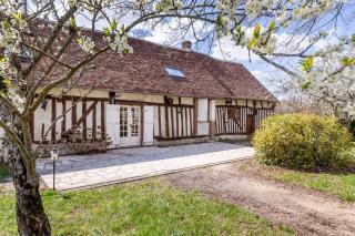 So Villa Bergerie 45 - Heated pool - Soccer - Jacuzzi - 1h30 from Paris - 30 beds - Saint-Maurice-sur-Aveyron - 5