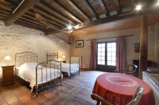 Charmante maison en Camargue avec piscine partagée - 4