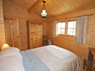 Field Lodge - E4380 - Overseal - 9
