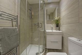 Modern Two Bed with En-Suites and Private Parking - 5