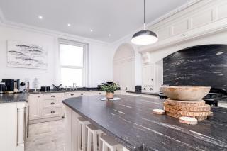 NO 8 METR0POLE TOWERS Luxury apartment with sea views Yorkshire Coast holiday Lets - Whitby - 6