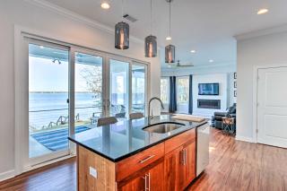 Beautiful Waterfront Getaway with Dock! - Abbeville - 1