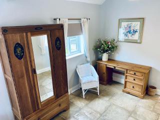 The Parlour - Earls Croome - 5