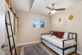 Designer 4 BR La Mesa Home w/ Yard and BBQ - La Mesa - 9