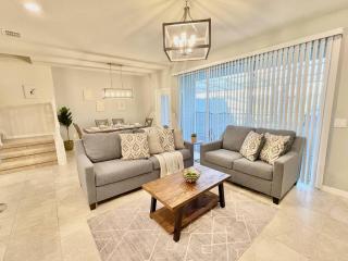 5bd 4.5bth Resort Villa w/ Pool - 20mins to Disney - 9