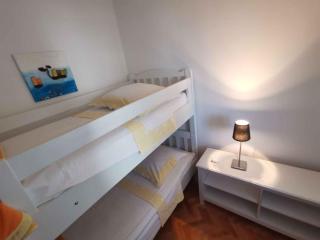 Three-Bedroom Apartment in Vinisce I - Vinišće - 1