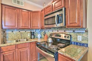 Oceanfront Corpus Christi Condo with Pool! - Corpus Christi - 4