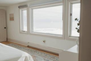 Beach House in Niagara - 4