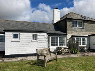 3 The Coastguards - Downderry - 9