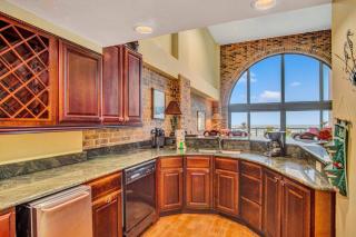 Elegance on the open water Beautiful Split Level Penthouse has Panoramic Vews of the Gulf Coast - Port Aransas - 2