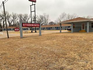 RIVERSIDE MOTEL - - 0