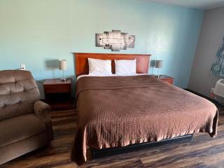RIVERSIDE MOTEL - - 8