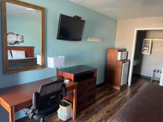 RIVERSIDE MOTEL - - 5