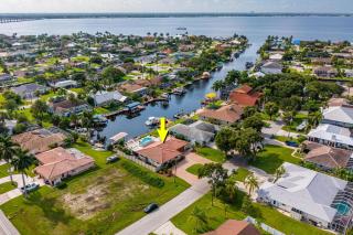 Aqua Escape - Cape Coral - Roelens Vacations Gulf Access- Minutes to the River- Kayaks-Dog Friendly - Cape Coral - 8