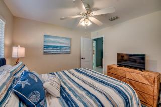 The Steak Out Gulf Access - Sleeps 14! Roelens Vacations - Cape Coral - 6