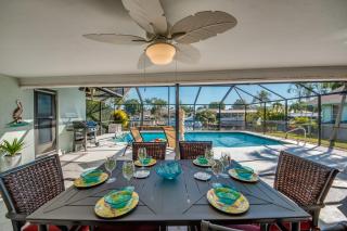 The Steak Out Gulf Access - Sleeps 14! Roelens Vacations - Cape Coral - 4