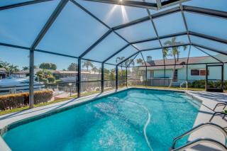 The Steak Out Gulf Access - Sleeps 14! Roelens Vacations - Cape Coral - 7