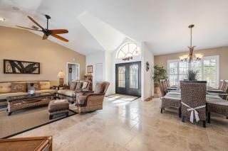 Pool, Gulf Access, Beautiful Views of Bimini Basin, Dock with Tiki Hut - Villa Bimini Basin - Cape Coral - 7