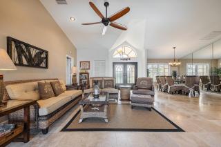 Pool, Gulf Access, Beautiful Views of Bimini Basin, Dock with Tiki Hut - Villa Bimini Basin - Cape Coral - 6