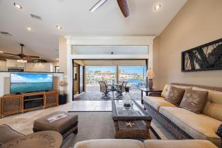 Pool, Gulf Access, Beautiful Views of Bimini Basin, Dock with Tiki Hut - Villa Bimini Basin - Cape Coral - 4