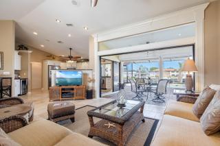 Pool, Gulf Access, Beautiful Views of Bimini Basin, Dock with Tiki Hut - Villa Bimini Basin - Cape Coral - 3