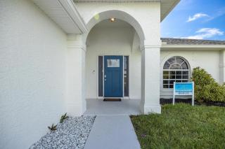 Heated Pool, Waterfront, Quiet, restaurants, beaches, sleeps 6-Villa Cape Haven - Matlacha - 3