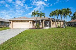 Heated Pool, Beautiful Sunsets - Villa Made in Heaven - Roelens Vacations - Cape Coral - 7