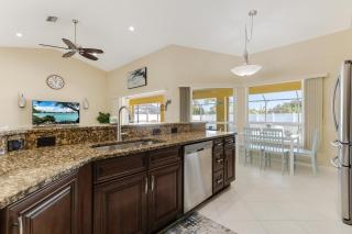 Gorgeous heated pool home - Villa Palm Tree - Roelens Vacations - Cape Coral - 1
