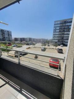 Depto dentro de condominio. Seguridad 24 horas. - 2