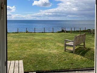 3 The Coastguards - Downderry - 8