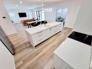 Large and Private Executive Home - Secure parking for boats - Hervey Bay - 0