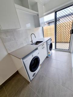 Large and Private Executive Home - Secure parking for boats - Hervey Bay - 1