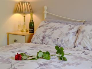 Pittendrigh Cottage - Briston - 2