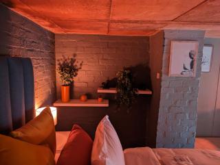 The Artful Cityscape Loft - Serenity In The City - 2