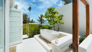 Cape by Sichon Tesoro - 3